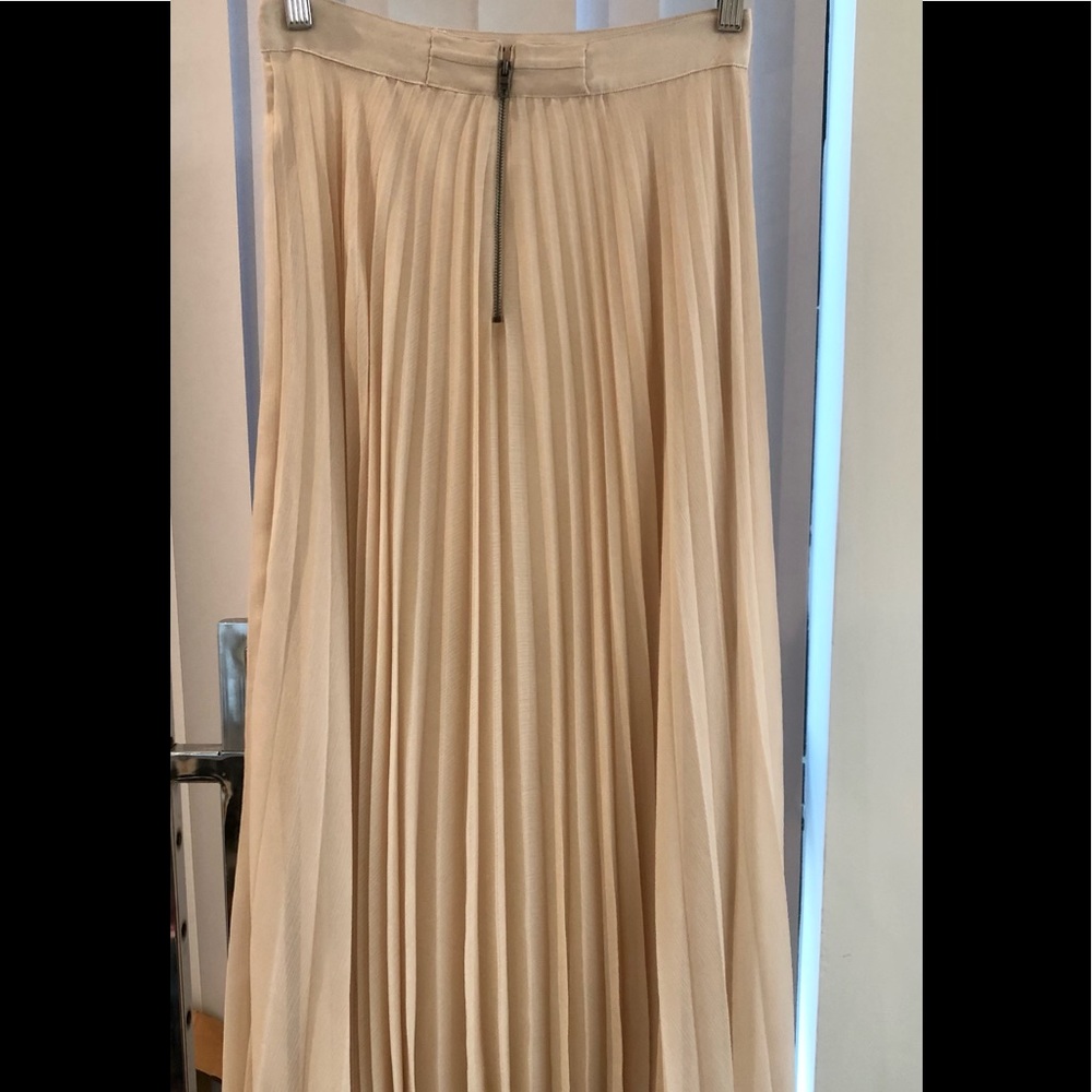 ALICE + OLIVIA Essie Pleated Midi Skirt